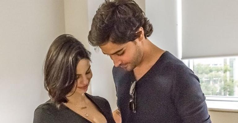 Sthefany Brito se derrete por momento fofo do marido com o filho: ”Agradeço a Deus por ser você”