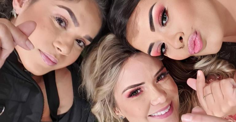 Durante viagem, Ivy Morais posa ao lado de Marcela McGowan e Gizelly Bicalho: ”Amo vocês!”