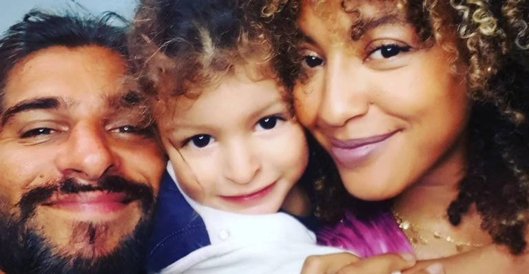 Sheron Menezzes encanta ao relembrar lindo registro com o filho: ”Melhor olhar do mundo”