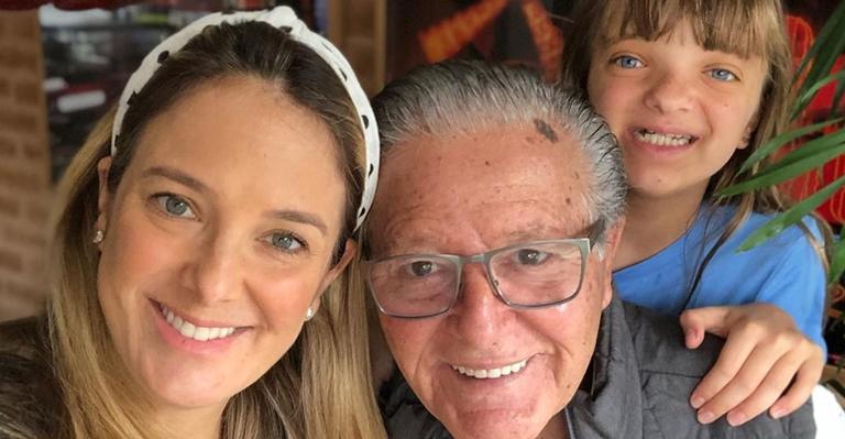 Com lindos cliques, Ticiane Pinheiro comemora aniversário do pai: ”Meu super herói”