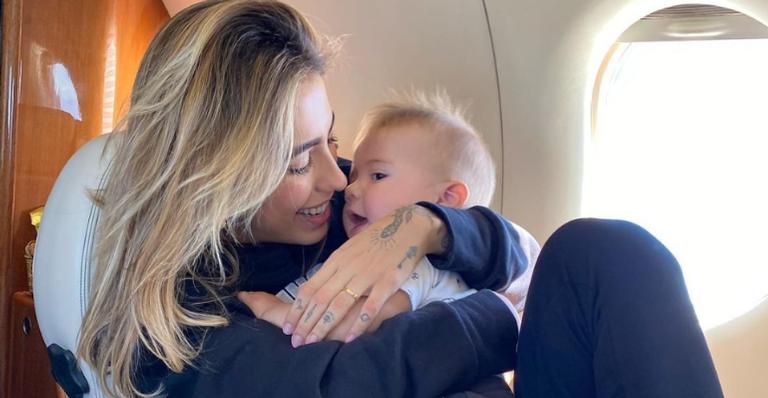 Gabi Brandt explode o fofurômetro com série de fotos do filho: ”Amor da minha vida”