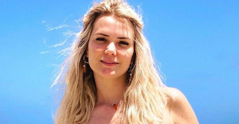 Marcela Mc Gowan posa de biquíni e exibe corpaço em cenário paradisíaco: ”Que mulher é essa?”