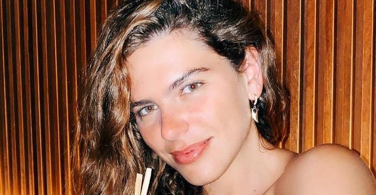 Belíssima, Mariana Goldfarb surge impecável em clique só de body branco: ”Perfeição de foto”
