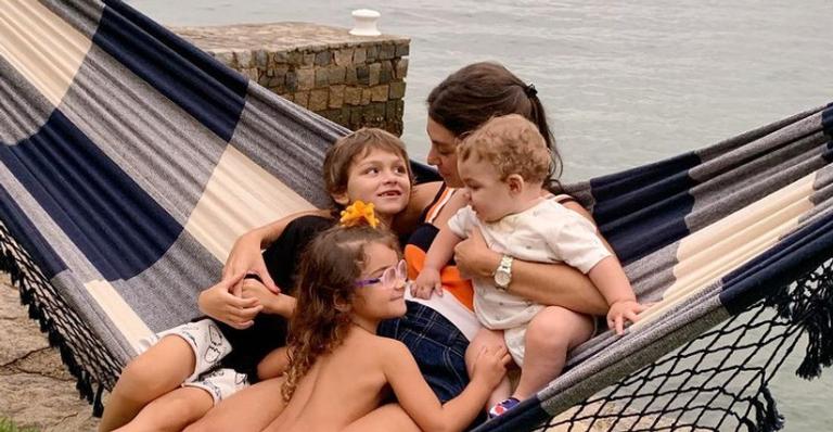 Mariana Uhlmann curte momento em família e fãs se derretem: ”Lindos”
