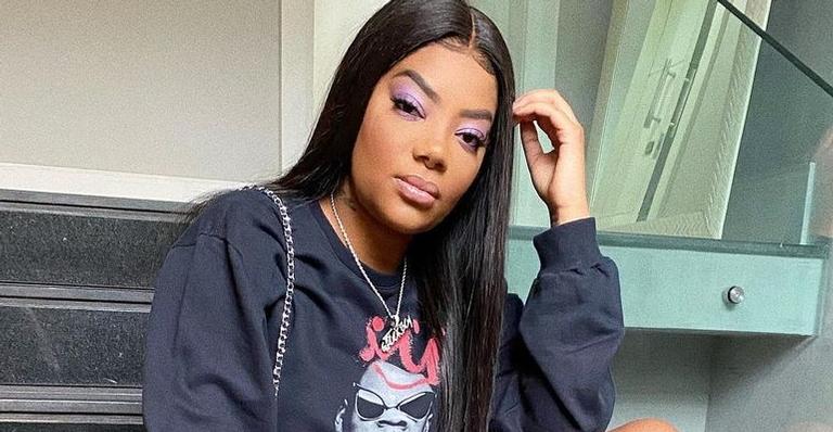 Ludmilla empina o bumbum com biquíni fio dental e eleva temperatura da web: ”Foca no meu bumbum”