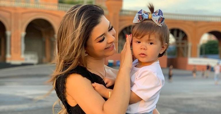 Amanda Françozo visita o Santuário Nacional de Aparecida ao lado da filha: ”Agradecida”