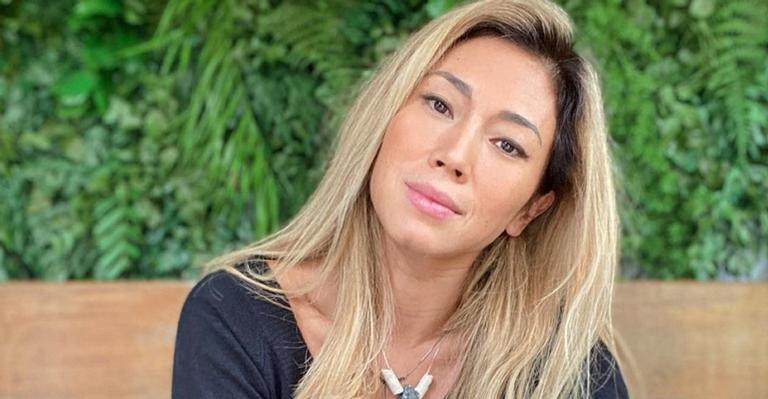 De quarentena no Uruguai, Danni Suzuki garante: ”A saúde tá a mil graças a Deus!”