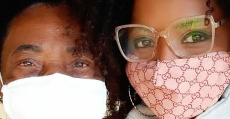 Adriana Bombom lamenta morte da mãe, que faleceu aos 75 anos, vítima de Covid-19: ”Sempre amarei”