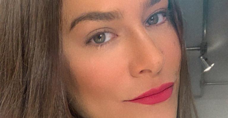 Priscila Fantin relembra clique da infância e encanta a web: ”Que lindeza!”