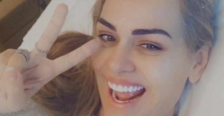 Após retirar câncer, Andreia Baricelli reflete: ”Amo a vida”