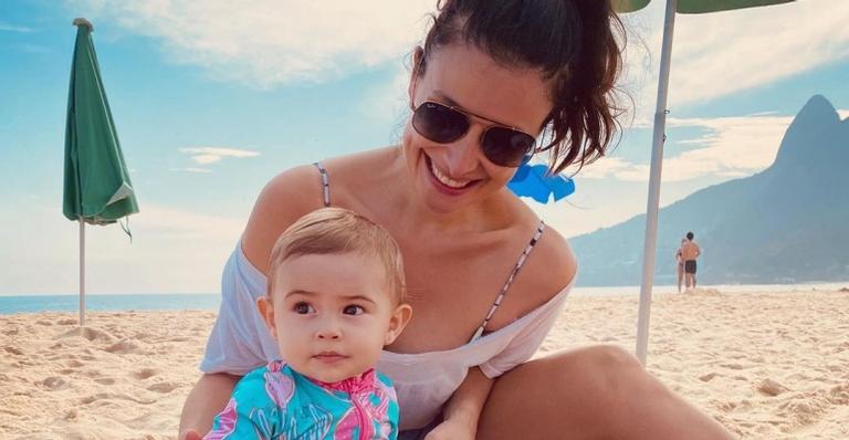 Bruna Spínola celebra ida à praia com a filha após quase 11 meses em casa: ”Sensação boa”