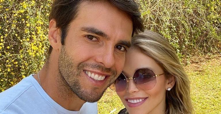 Carol Dias relembra foto de casamento com Kaká e seguidores elogiam: ”Casal lindo”