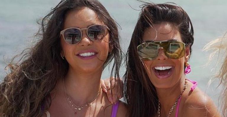 Ex-BBB Gizelly Bicalho choca Ivy Moraes com brincadeira de gravidez: ”Quem é o pai?”
