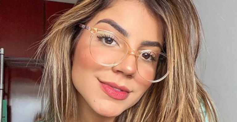 Ex-BBB Hariany impressiona ao exibir barriga sarada após massagem