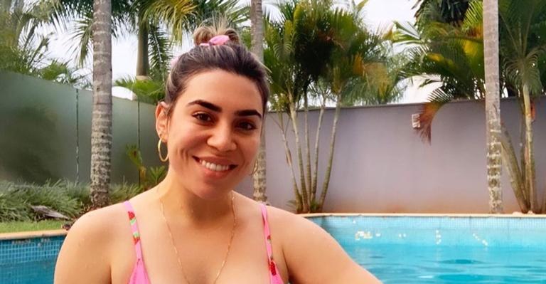 Em clique de biquíni, Naiara Azevedo exibe barriga trincada e é elogiada: ”Eita que corpo”