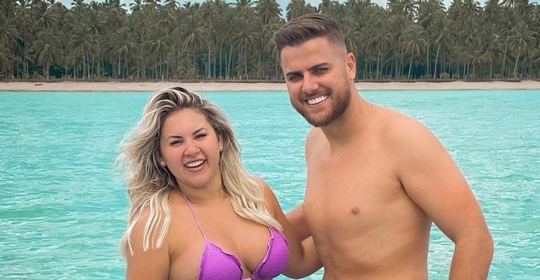 Esposa de Zé Neto posa de biquíni em barco de luxo e exibe corpão: ”Sensacional!”