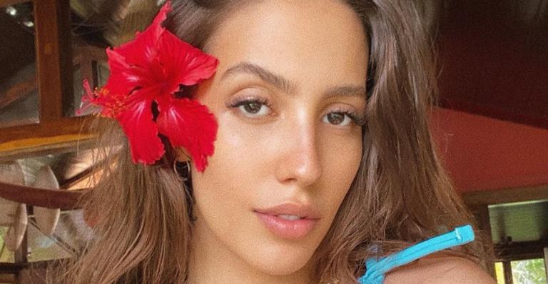 Gabi Brandt encanta ao posar para lindo clique com o filho, Davi: ”Meu bebê ta gigante”
