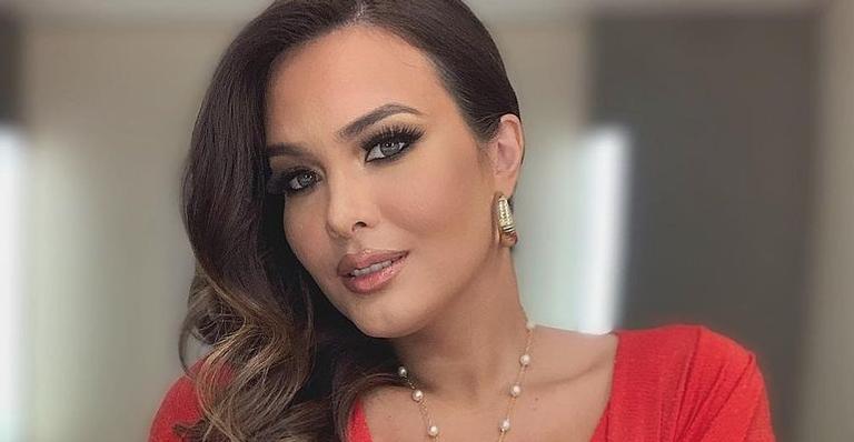 Geisy Arruda empina o bumbum com maiô cavadíssimo fio dental e web baba: ”Espetáculo!”