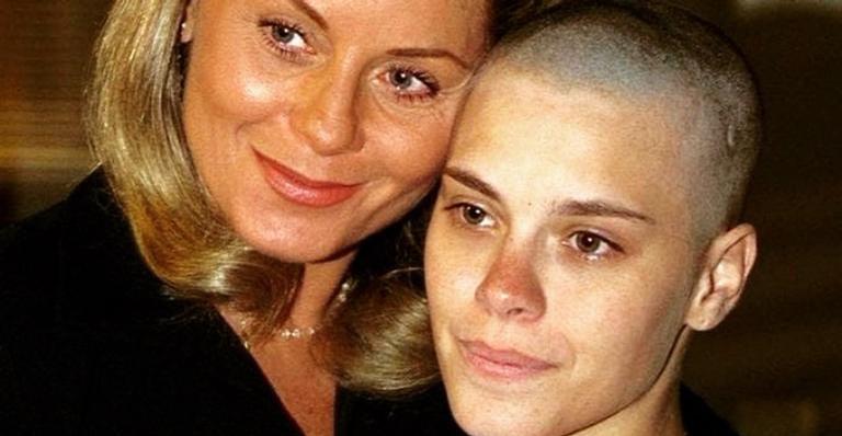 Helena termina com Edu e sofre acidente em ‘Laços de Família’