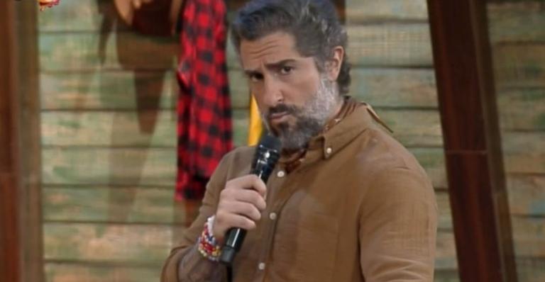 A Fazenda: Marcos Mion se pronuncia sobre críticas aos poderes da chama: ”O que podemos fazer?”