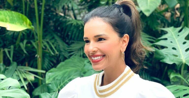 Mariana Rios assina mil exemplares de seu livro e brinca: ”Acho que é mais rápido ler”