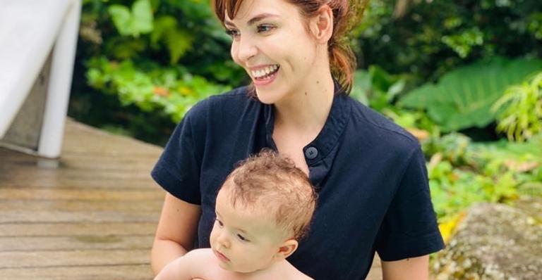Titi Müller divide registro fofo do filho, Benjamin, na praia: ”Bisnaguinha à milanesa”