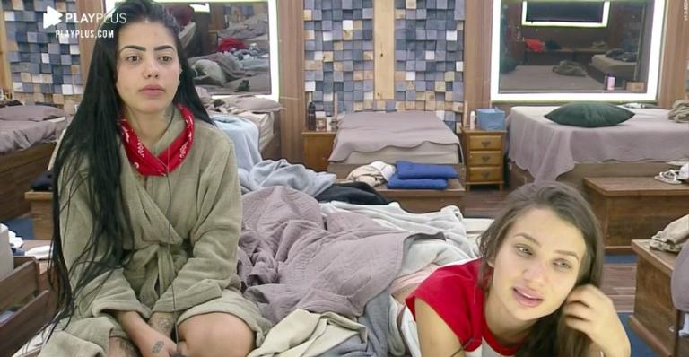 A Fazenda: Lidi, Mirella e Stéfani criticam amizade de Mateus Carrieri com Jojo Todynho: ”Falso”