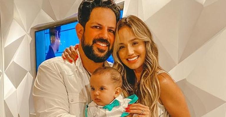 Biah Rodriguez posa com o filho usando roupa de super-herói e encanta demais: ”A cópia do pai!”