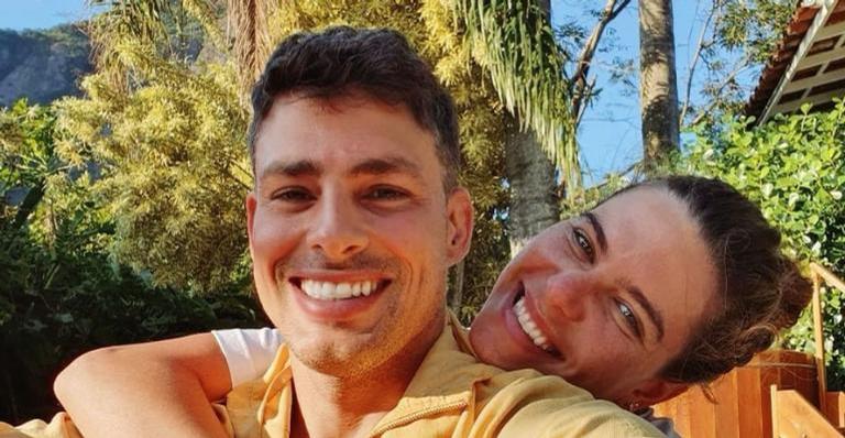 Cauã Reymond e Mariana Goldfarb se divertem nas redes sociais em dia de skincare