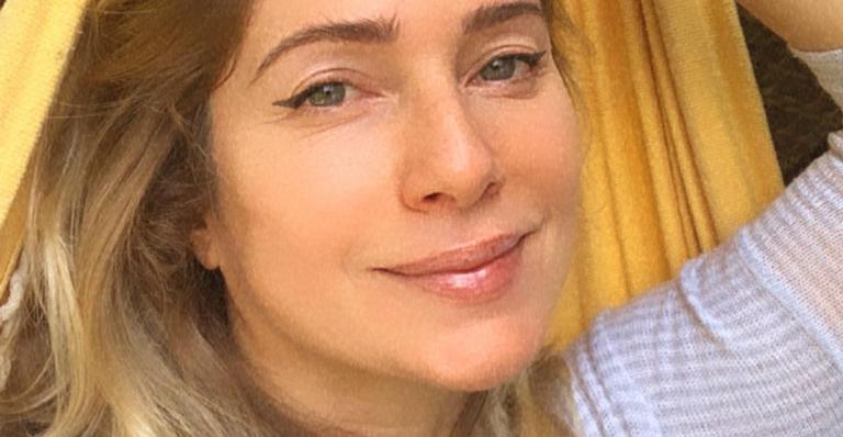Leticia Spiller compartilha clique belíssimo e fãs elogiam atriz: ”Linda”