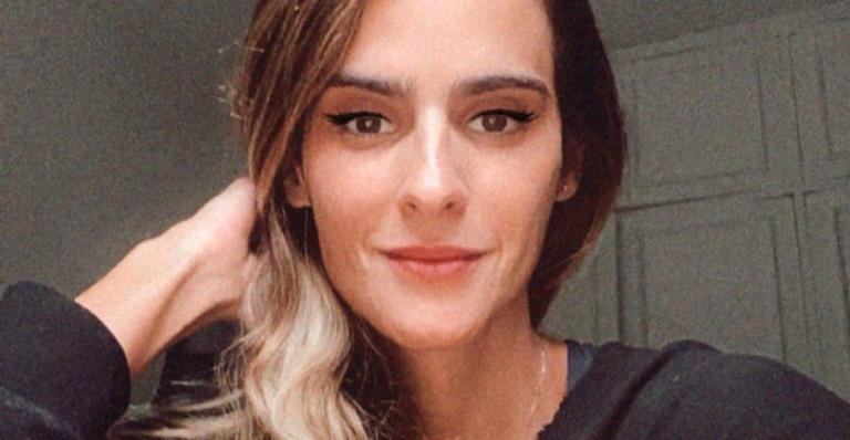 Grávida, Marcella Fogaça posa aos beijos com Joaquim Lopes: ”Eu amo a gente demais”