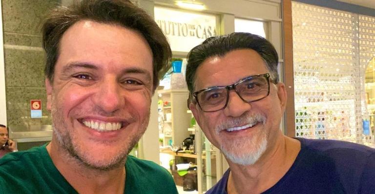 Rodrigo Lombardi tieta o ex-jogador Ricardo Rocha: ”Tô tremendo até agora”
