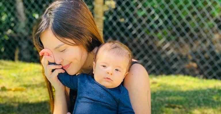 Titi Müller derrete a web ao posar coladinha ao filho, Benjamin: ”Que gostosura de foto”