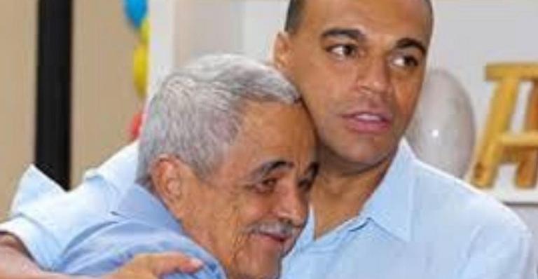 Denilson lamenta morte do sogro e faz homenagem: ”Deixou um legado que jamais será esquecido”