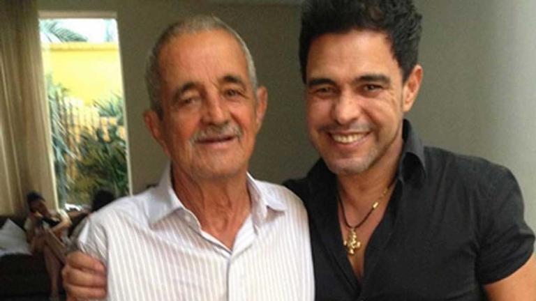 Emocionado, Zezé desabafa sobre a morte do pai: ”O tipo de ser humano que não se fabricam mais”