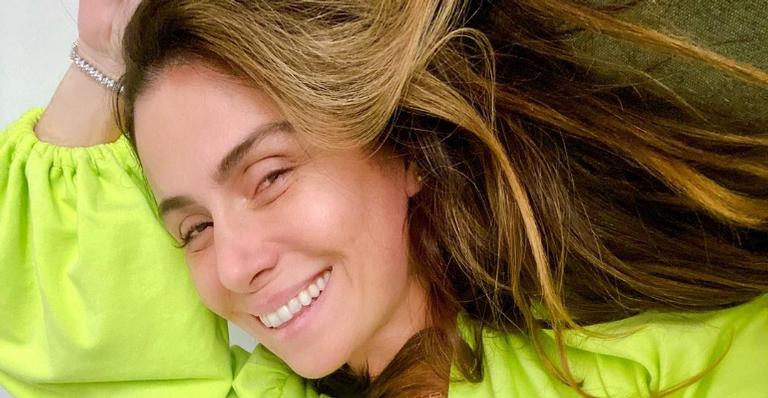 Giovanna Antonelli recebe elogios ao fazer sequência de cliques sorridentes na web: ”Tão linda!”