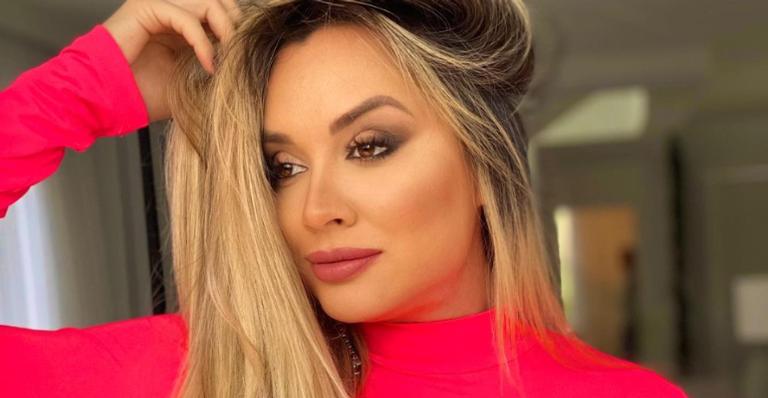 Juju Salimeni exibe lista gigante de exames de rotina