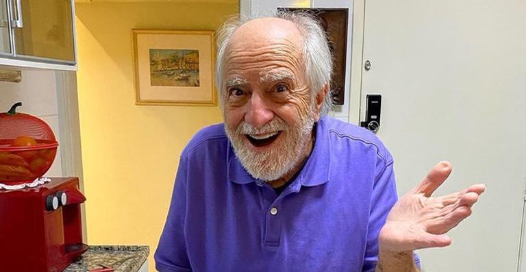 Ary Fontoura surge andando de forma inusitada e diverte fãs: ”Você é fantástico”