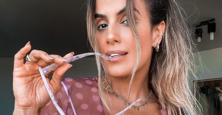 Ex-BBB Carol Peixinho faz ensaio fotográfico ousadíssimo e impressiona web