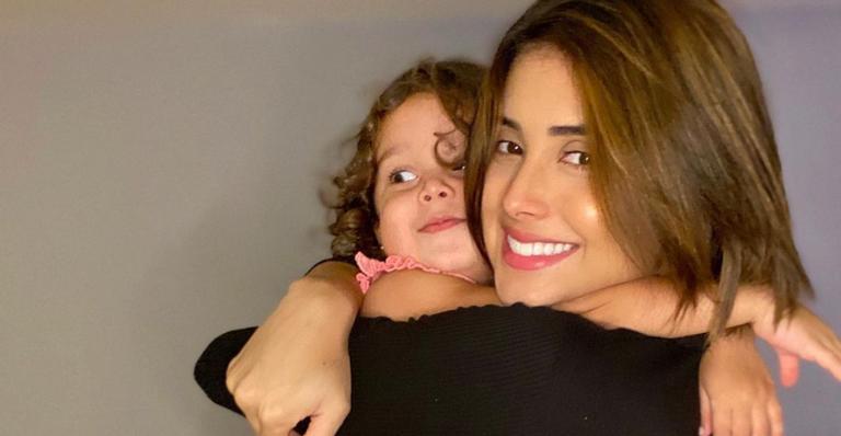 Letícia Almeida começa dia com vídeo divertido da filha mais velha e encanta web