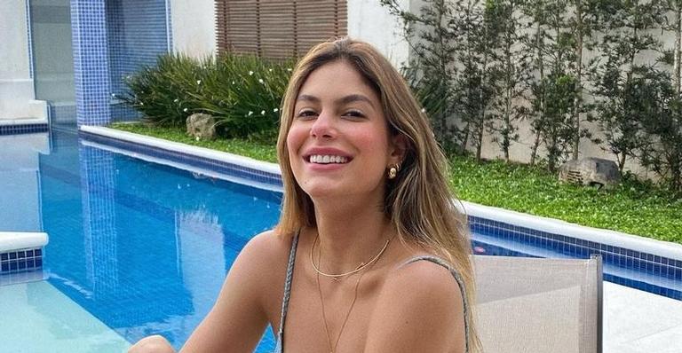 Na Bahia, Mari Gonzalez posa belíssima curtindo dia de sol em barco de luxo: ”Maravilhosa!”