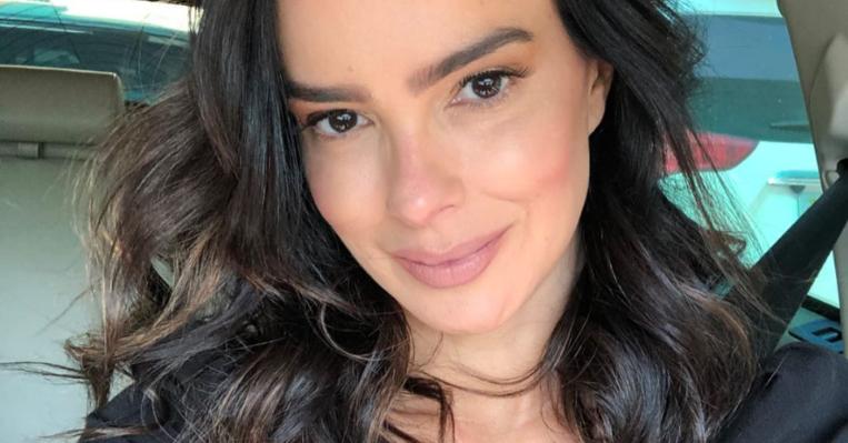 Vera Viel compartilha com os fãs produção de sua árvore de natal: ”A magia do natal”