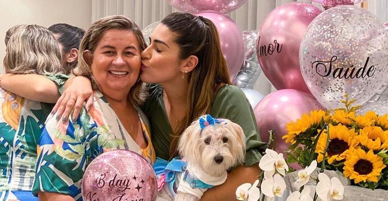 Ex-BBB Vivian Amorim comemora aniversário da mãe: ”A sua felicidade é a minha”