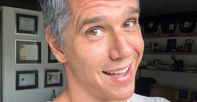 Márcio Garcia registra momento de sua intimidade com a esposa e se declara