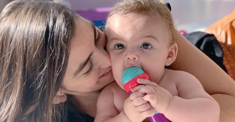 Mariana Uhlmann encanta a web com clique do caçula: ”Bebê mais lindo”
