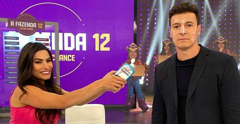 Rodrigo Faro brinca que foi atacado por Raissa Barbosa no palco: ”Nem eu escapei”