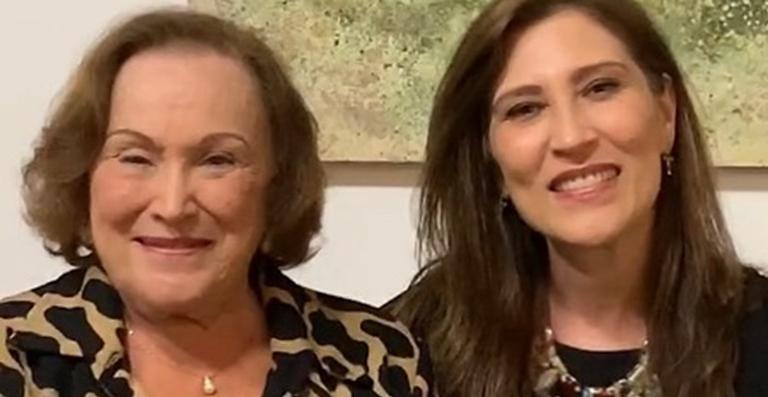 Com lindo clique ao lado da mãe, Beth Goulart se declara: ”Linda e iluminada”