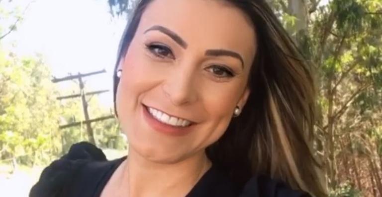 Assumiu! Andressa Urach posta foto com novo namorado: ”Meu presente de Jesus”