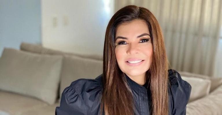 Mara Maravilha aposta em top, deixa barriguinha de fora e agita a web: ”Que corpão”