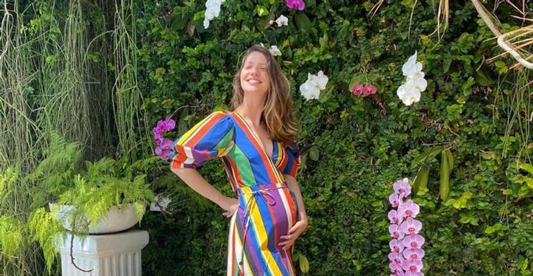 Nathalia Dill realiza chá de bebê intimista para a chegada de sua filha, Eva